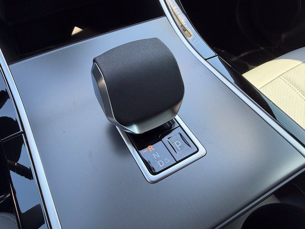 New 2026 Land Rover Range Rover Evoque S AWD/4WD image 16