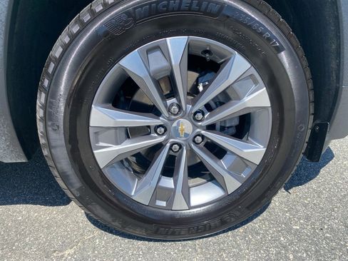 Used 2025 Chevrolet Equinox LT image 29