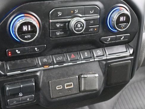 Used 2020 Chevrolet Silverado 1500 RST image 25