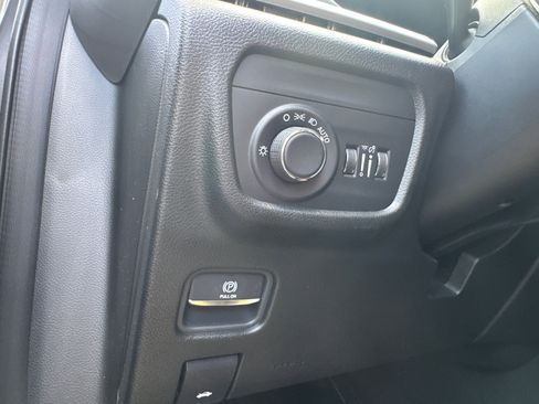 Used 2025 Jeep Grand Cherokee L Laredo w/ Luxury Tech Group I AWD/4WD image 36