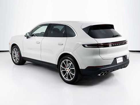 New 2026 Porsche Cayenne S image 3