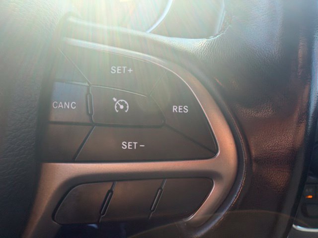 Used 2021 Jeep Grand Cherokee Laredo AWD/4WD image 17