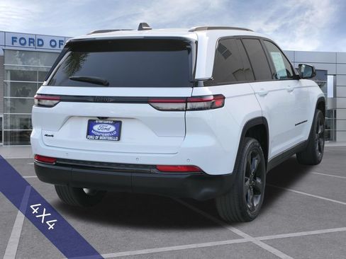 Used 2023 Jeep Grand Cherokee Altitude AWD/4WD image 4