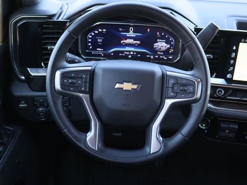 Used 2025 Chevrolet Silverado 1500 LT image 12