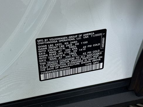 Used 2023 Volkswagen ID.4 2WD image 12