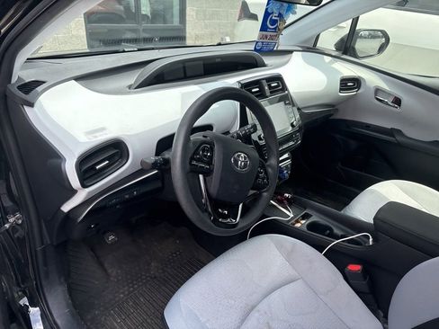 Used 2022 Toyota Prius LE AWD/4WD image 6