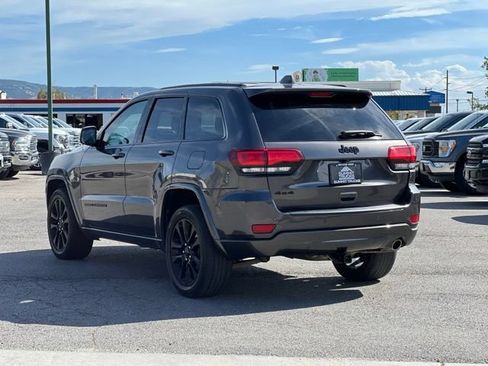 Used 2019 Jeep Grand Cherokee Altitude AWD/4WD image 6