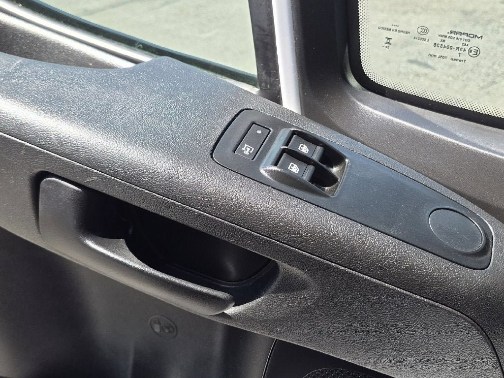 Used 2025 RAM ProMaster 2500 FWD image 24