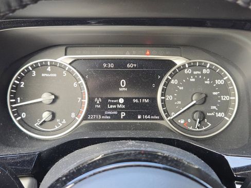 Used 2023 Nissan Pathfinder SV image 10