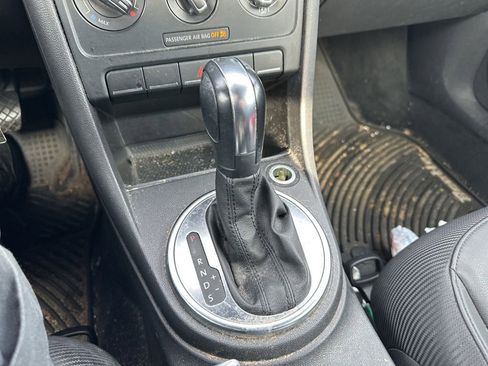 Used 2012 Volkswagen Beetle 2.5 image 24