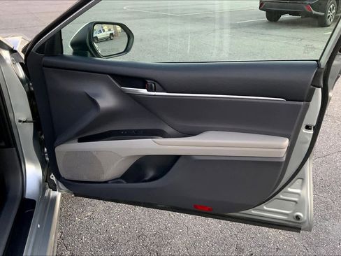 Used 2023 Toyota Camry SE image 21