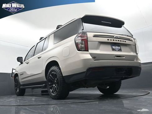 Used 2023 Chevrolet Suburban Z71 image 21