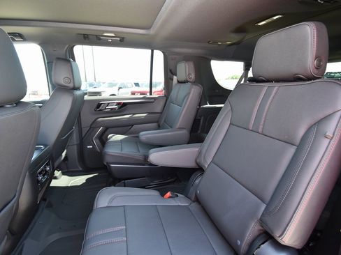 New 2026 Chevrolet Suburban RST w/ RST Capability Package image 11