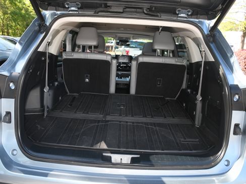 Used 2022 Toyota Highlander XLE image 18