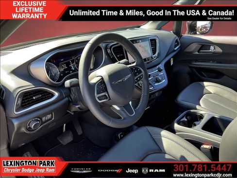 New 2026 Chrysler Voyager LX FWD image 6