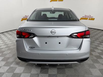 New 2025 Nissan Versa SV w/ Trunk Package