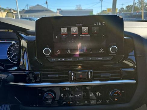 New 2025 Nissan Pathfinder SV w/ Black Appearance Package image 25