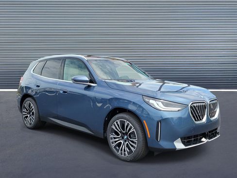 New 2026 BMW X3 xDrive30i w/ Premium Package AWD/4WD image 2