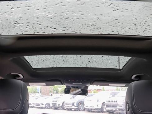 Used 2022 Mercedes-Benz GLC 300 4MATIC image 22
