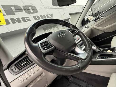 Used 2018 Hyundai Sonata SE image 15