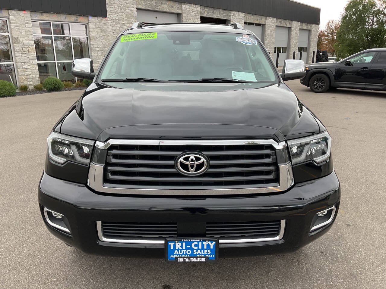 Used 2018 Toyota Sequoia Limited w/ Safety & Convenience Package AWD/4WD image 12
