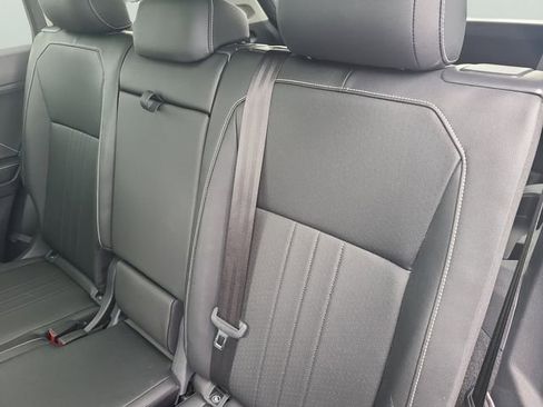 Used 2022 Volkswagen Tiguan SE FWD image 13
