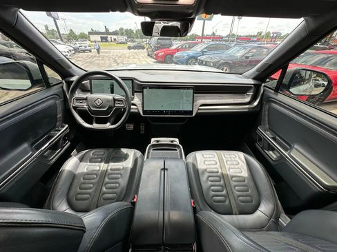 Used 2022 Rivian R1T Launch Edition image 2