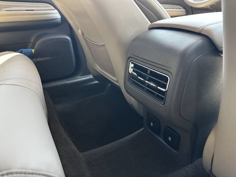 Certified 2024 Lincoln Corsair AWD w/ Equipment Group 101A image 39