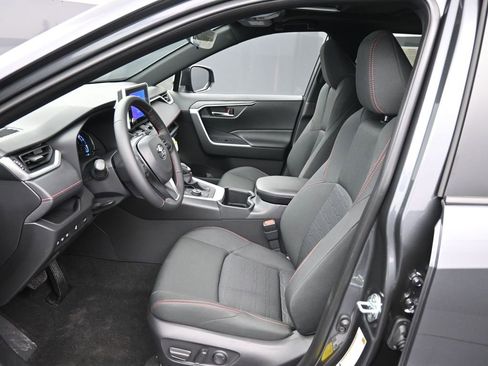 New 2025 Toyota RAV4 SE image 19