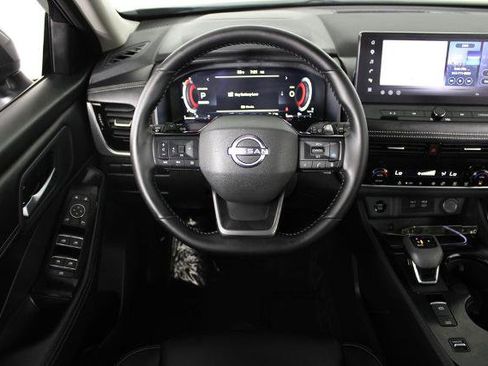 Certified 2026 Nissan Rogue SL FWD image 21