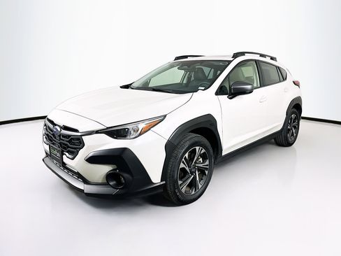Used 2024 Subaru Crosstrek 2.0i Premium image 3