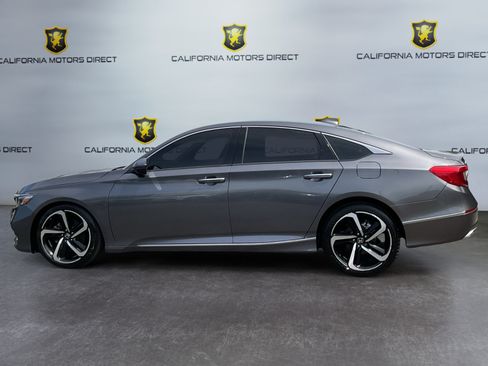 Used 2018 Honda Accord Touring image 8