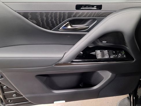 New 2026 Lexus LX 700h Luxury AWD/4WD image 14