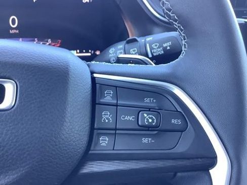 Certified 2023 Jeep Grand Cherokee L Laredo w/ Luxury Tech Group I AWD/4WD image 28