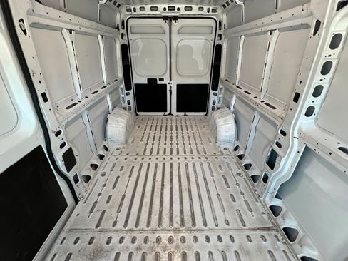 Used 2024 RAM ProMaster 2500 w/ Convenience Group FWD image 25