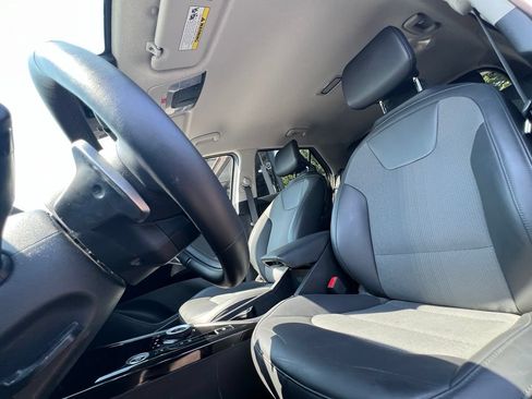 Certified 2023 Kia Niro Wind w/ Wind Preserve Package FWD image 14