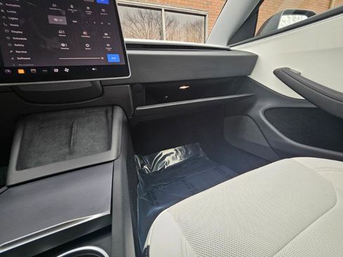 Used 2025 Tesla Model 3 Long Range image 53