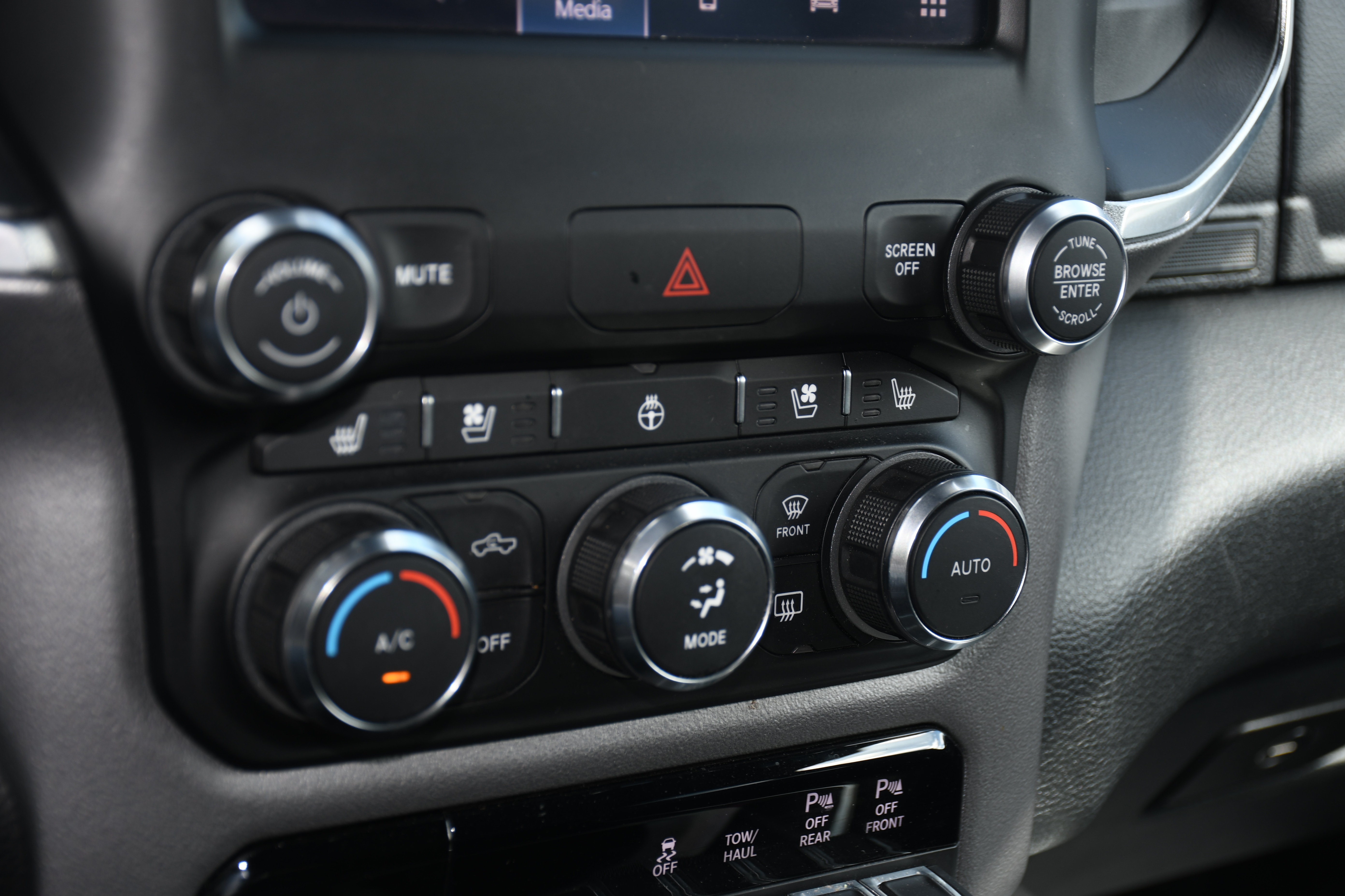 Used 2022 RAM 1500 Laramie w/ Sport Appearance Package AWD/4WD image 15