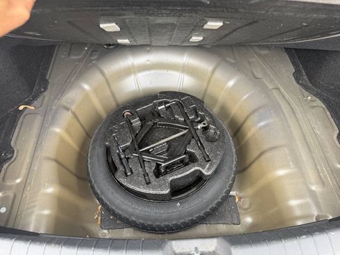 Used 2018 Hyundai Elantra SEL FWD image 19