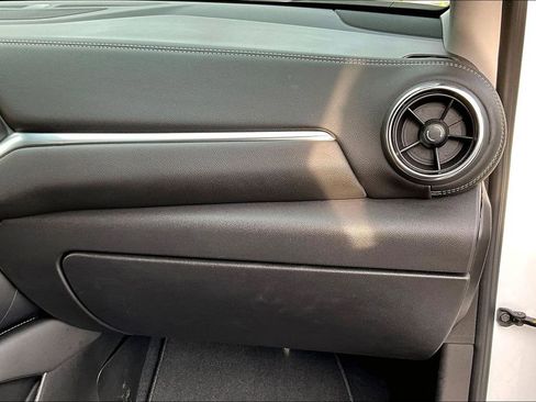 Used 2025 Chevrolet Blazer LT image 25