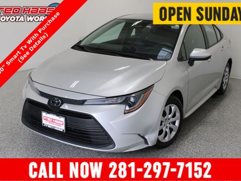 Used 2025 Toyota Corolla LE FWD image 1
