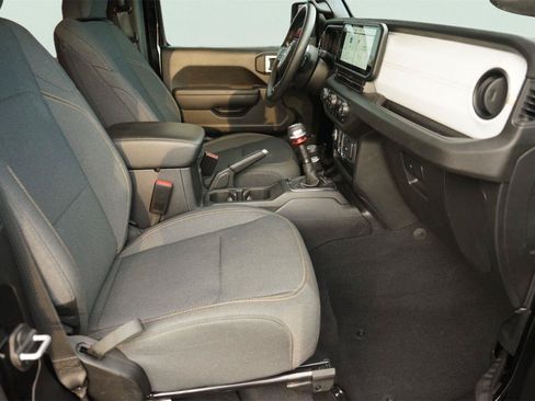 Used 2025 Jeep Wrangler Sport AWD/4WD image 14