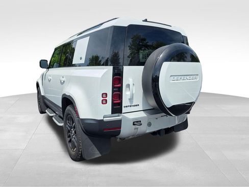Used 2023 Land Rover Defender 110 S image 6