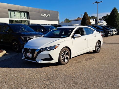 Used 2022 Nissan Sentra SV image 2
