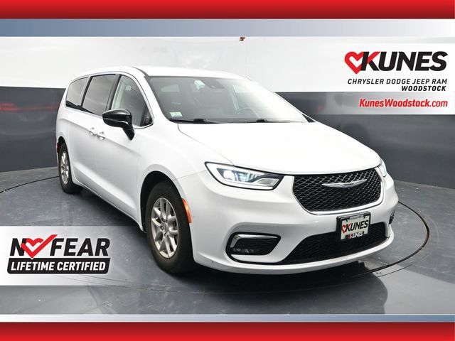 Used 2024 Chrysler Pacifica Touring-L FWD image 1