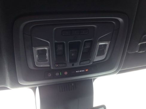 Used 2025 GMC Sierra 3500 Denali Ultimate AWD/4WD image 14