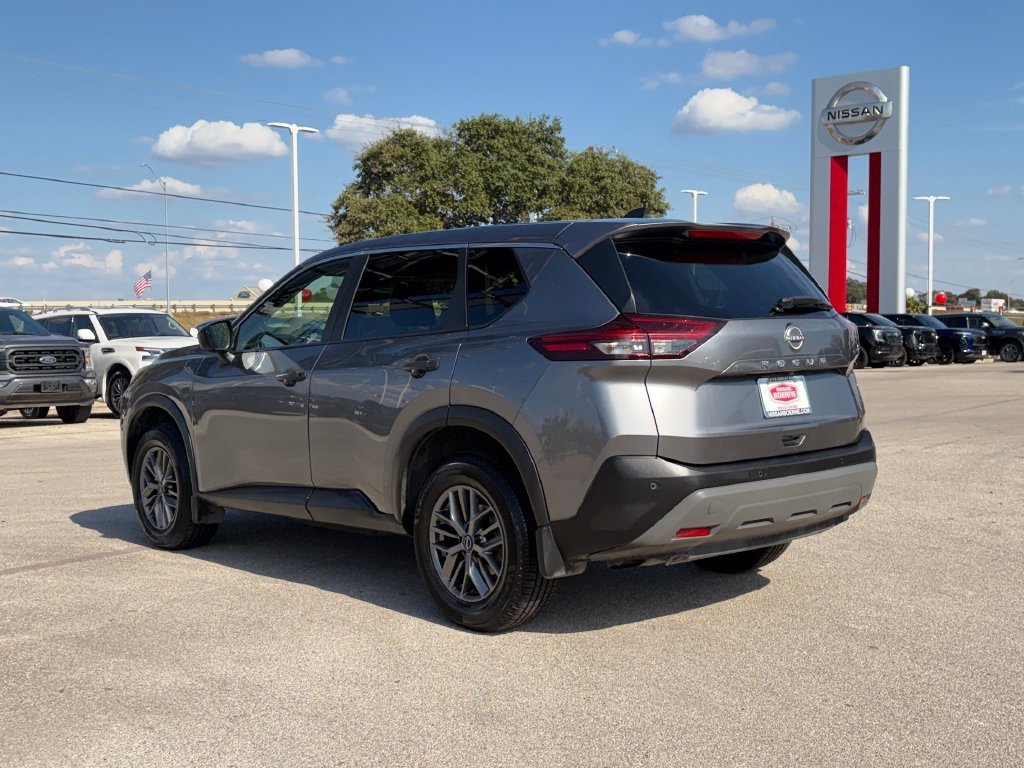 Used 2023 Nissan Rogue S FWD image 6