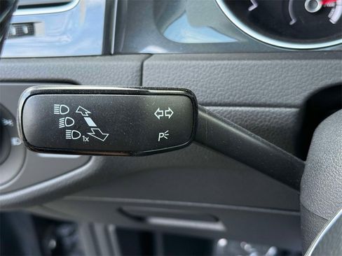 Used 2019 Volkswagen e-Golf SE w/ Driver Assistance Package image 29