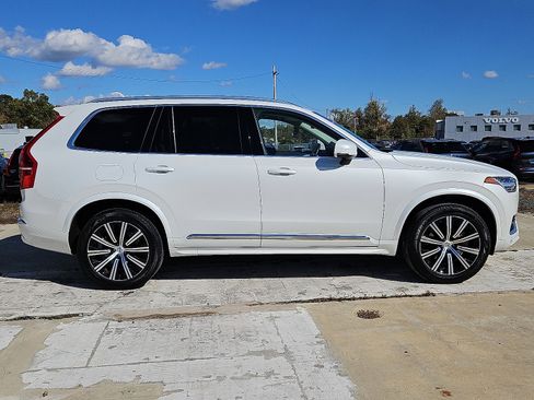 Used 2024 Volvo XC90 B5 Core w/ Climate Package image 7