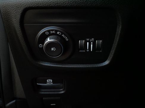 Used 2023 Jeep Grand Cherokee Limited w/ Luxury Tech Group II image 27